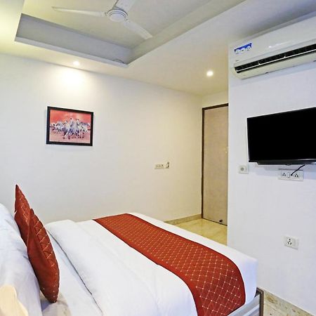 Hotel The Best Near Delhi Airport Нью-Дели Экстерьер фото