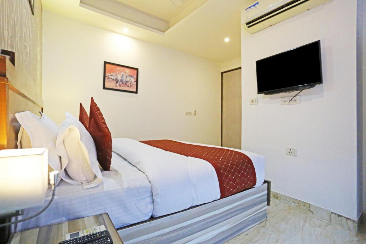 Hotel The Best Near Delhi Airport Нью-Дели Экстерьер фото