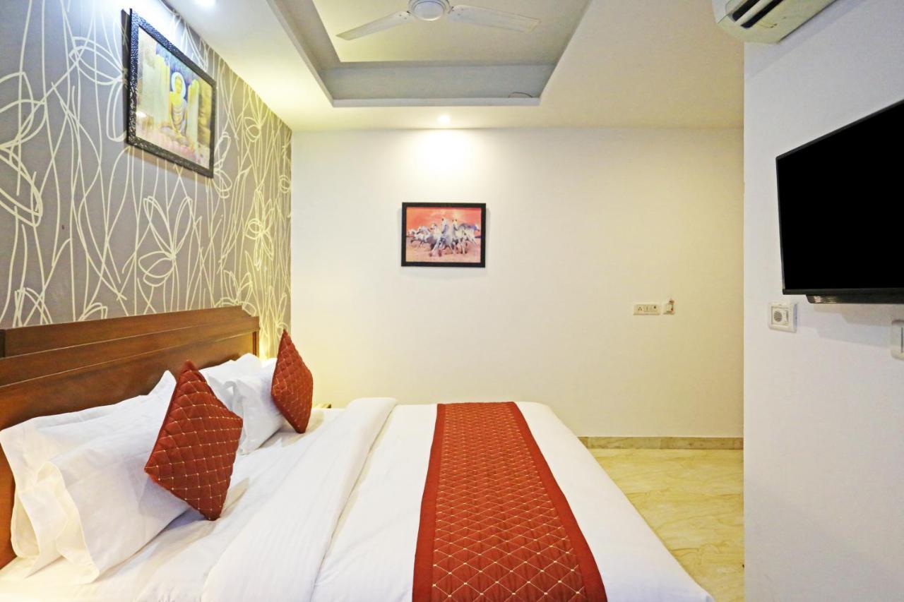 Hotel The Best Near Delhi Airport Нью-Дели Экстерьер фото