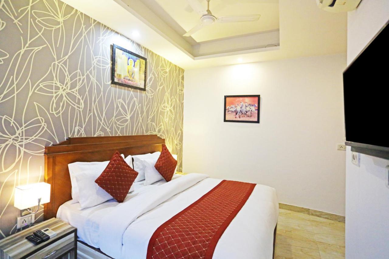 Hotel The Best Near Delhi Airport Нью-Дели Экстерьер фото