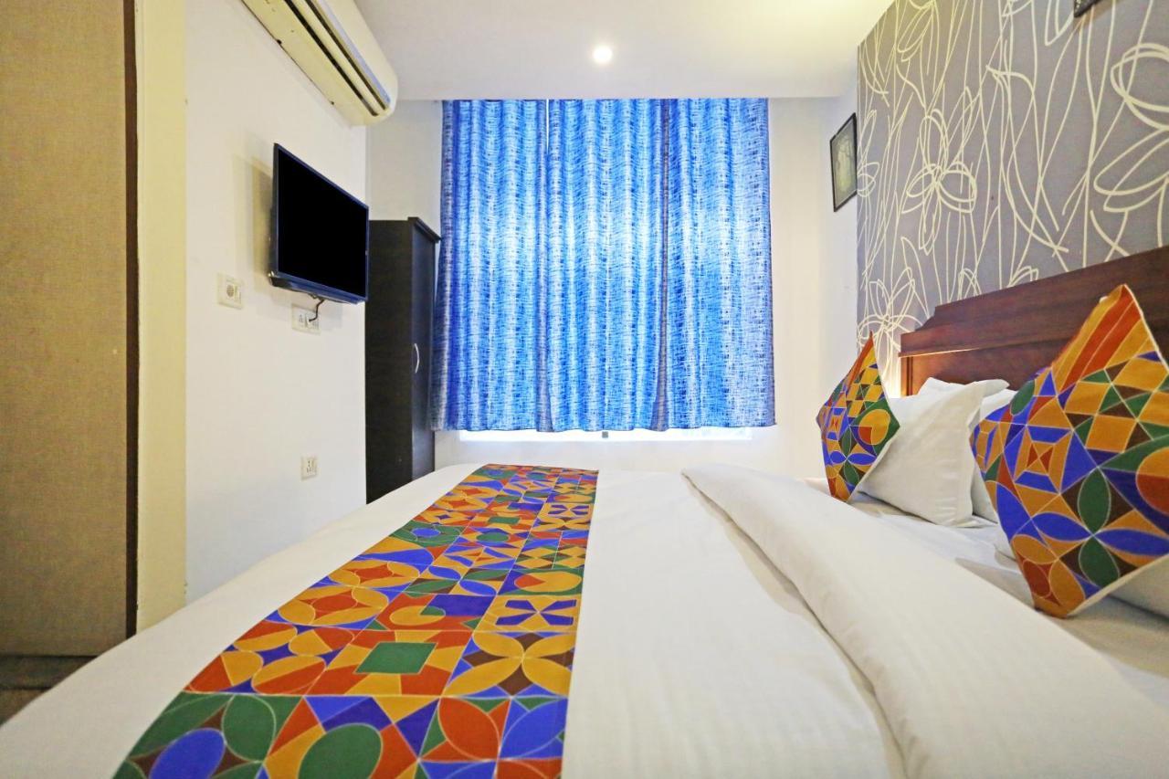 Hotel The Best Near Delhi Airport Нью-Дели Экстерьер фото