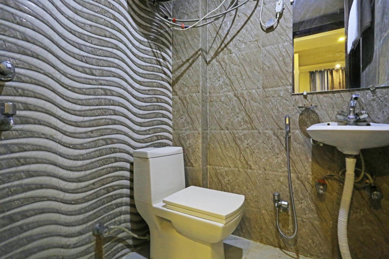 Hotel The Best Near Delhi Airport Нью-Дели Экстерьер фото