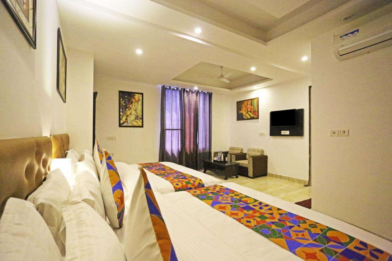 Hotel The Best Near Delhi Airport Нью-Дели Экстерьер фото