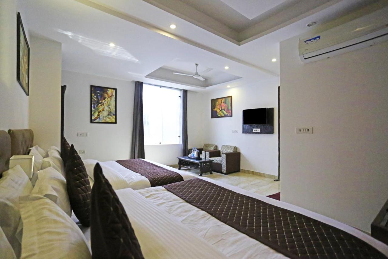 Hotel The Best Near Delhi Airport Нью-Дели Экстерьер фото