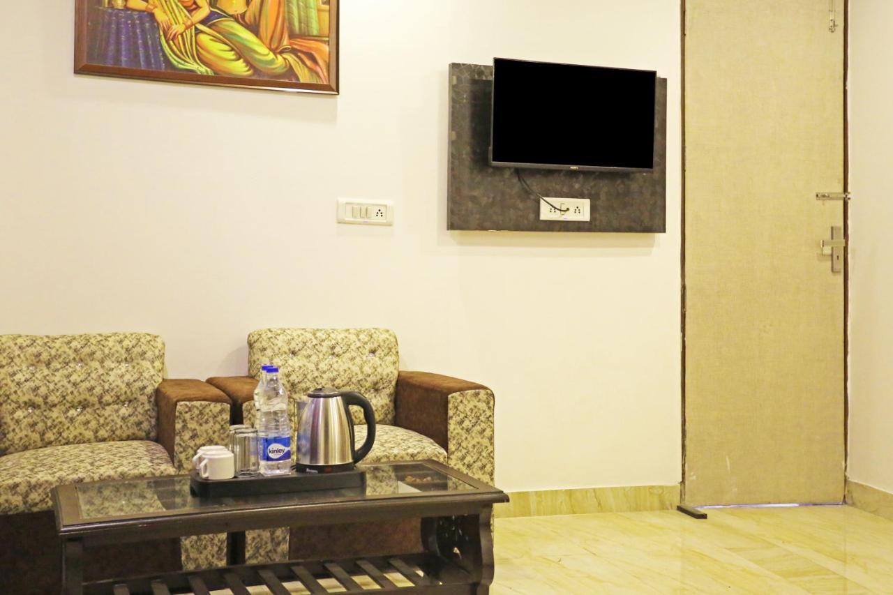 Hotel The Best Near Delhi Airport Нью-Дели Экстерьер фото